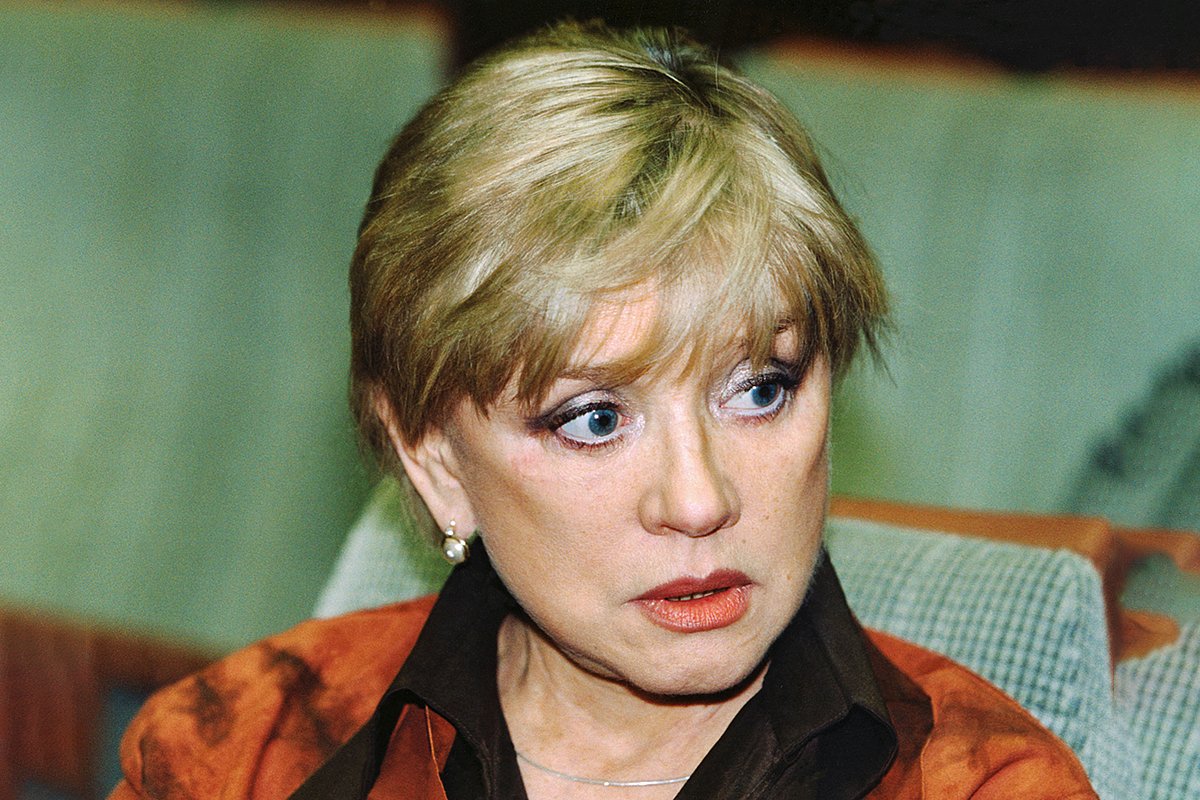 Вера Алентова