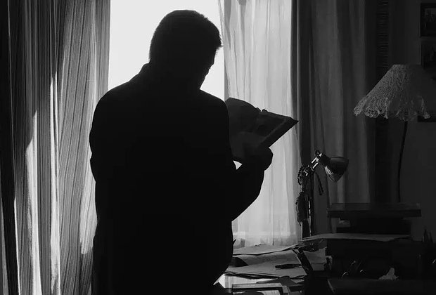 Сокуров снял пятичасовой фильм о судьбе России и мира. Почему «Записная книжка режиссера» — важнейший фильм года?